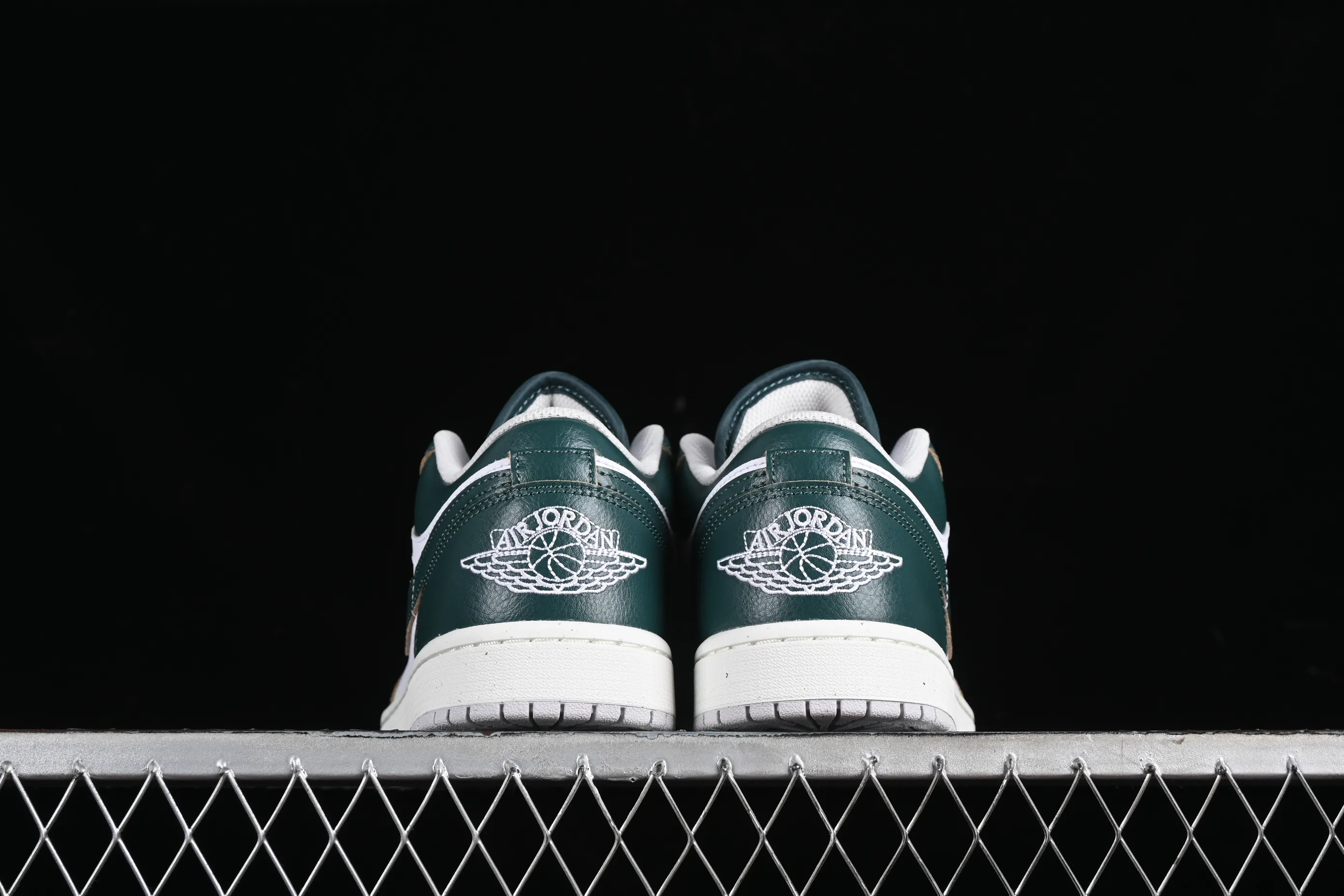 All categories Air Jordan Jordan series basketball shoes Air Jordan 1 Low G version pure original Air Jordan 1 Low AJ1 Joe 1 white green low-top cultural casual sneakers FQ7687-300